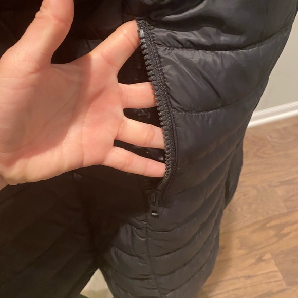 ✨Gap (NWOT) Lightweight Puffer Jacket Size XS✨ - Picture 5 of 13